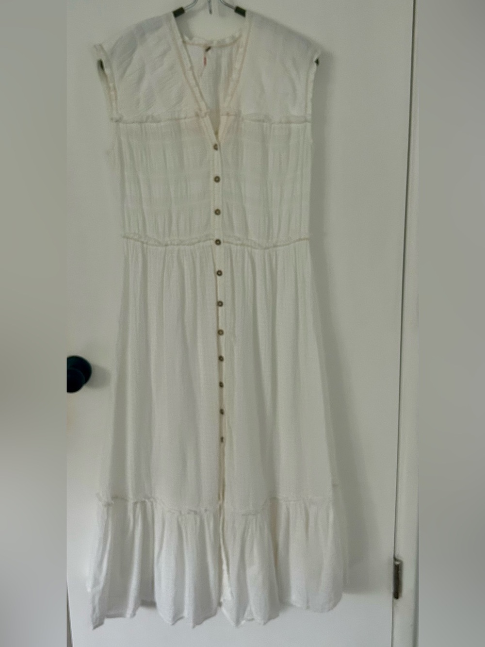 Free People white maxi dress, size Small
Pre-owned, great condition